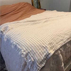 Texteis Penedo Cotton Tan Cream Striped Throw Blanket